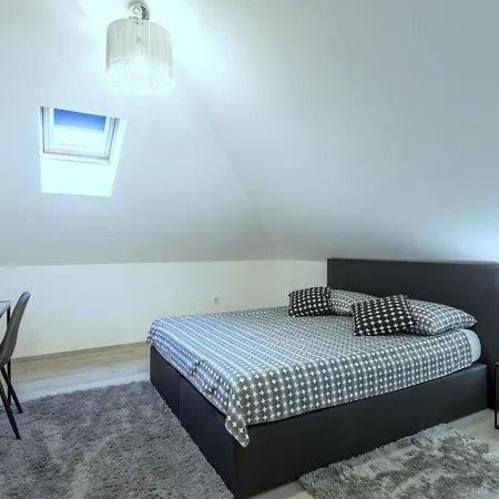 In Kastel Novi With Balcony, Air Conditioning, W-lan, Washing Machine 5105-1
