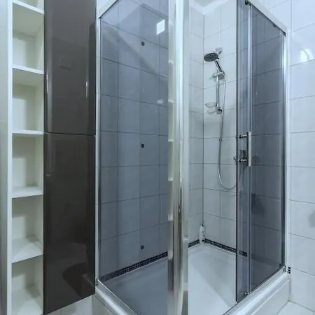 In Kastel Novi With Balcony, Air Conditioning, W-lan, Washing Machine 5105-1 * Kastela