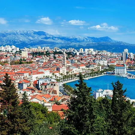 In Kastel Novi With Balcony, Air Conditioning, W-lan, Washing Machine 5105-1 Apartment Kastela